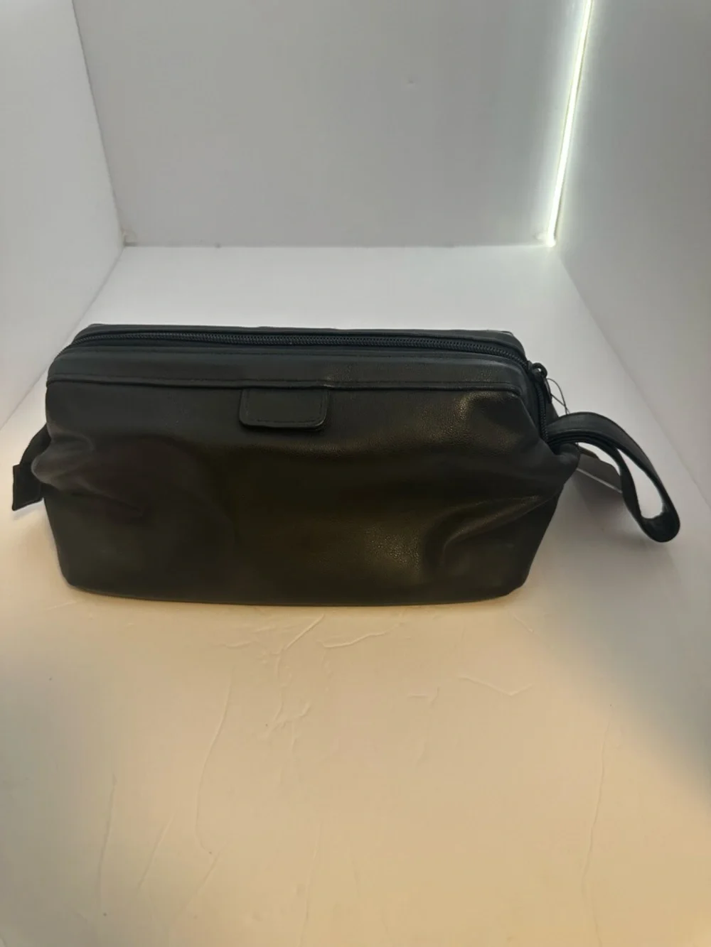 Dockers Black Leather Travel Toiletry Bag with Carry Handle